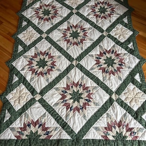 Vintage Lone Star Quilt 60x80  Green & Burgundy Floral Star Patchwork Farmhouse Christmas Decor Keeco Star Throw Blanket Twin Quilt cottage
