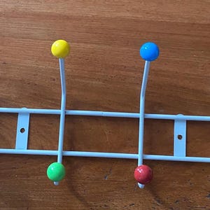 Space Age/Modern  Coat Rack Spudnik style - White Coat/Towel Rack with Colourful Beads - Retro Atomic Design Wall