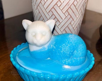 Vintage Indiana Glass Cat on Nest – Clear Glass Covered Dish