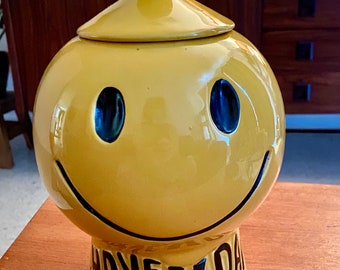 Vintage McCoy "Have A Happy Day" Cookie Jar USA Pottery Smiley Face Yellow sunshine