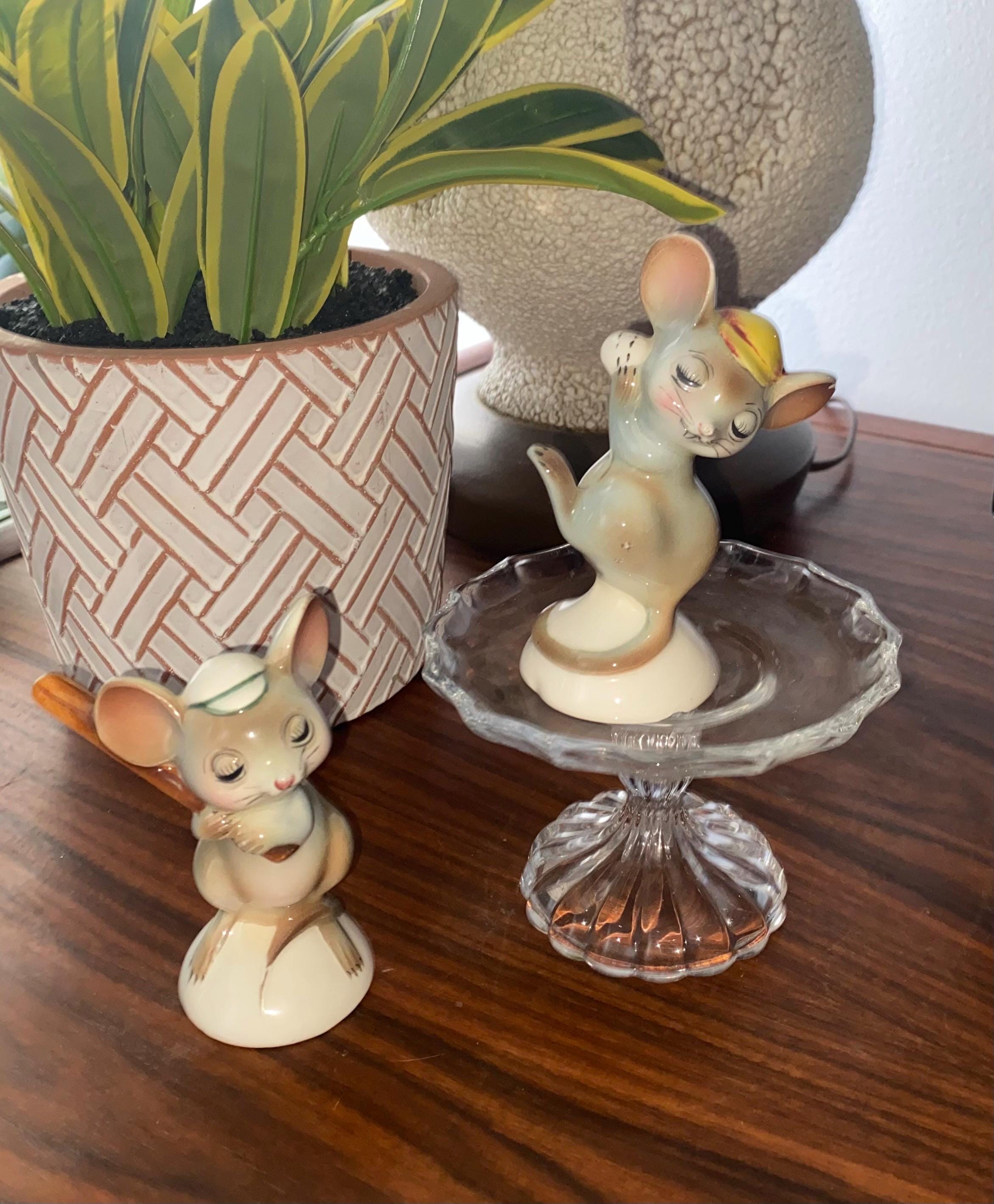 Vintage PY Japan, salt and pepper shakers mice playing baseball kitschy fun Rare Anthropomorphic