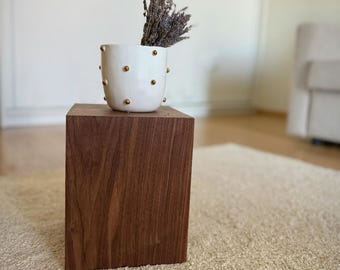 Soporte de madera personalizado para plantas, pedestal de exhibición de madera rústica, pequeño elevador decorativo de nogal.