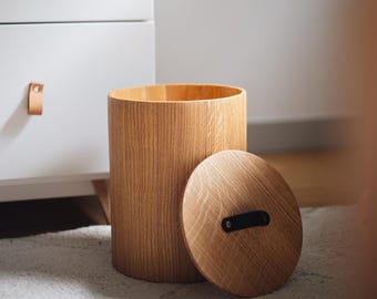 Papelera de madera de roble hecha a mano con tapa - Decoración escandinava