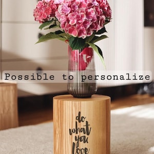Pedestal de madera - Soporte para plantas o columna de exhibición / Decoración del hogar hecha a mano / Grabado personalizado disponible / Estante para artículos imagen 13