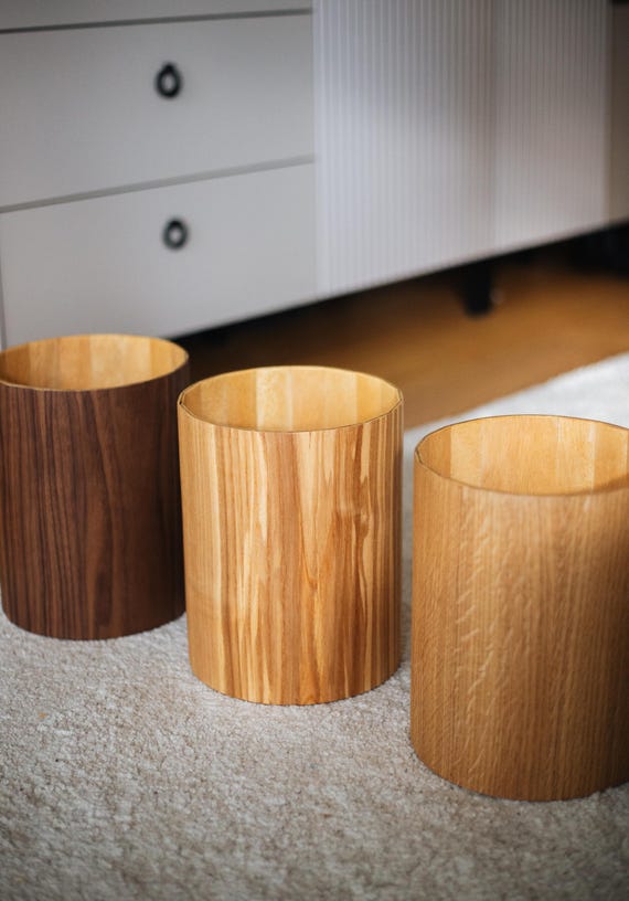 Handgemachter Mülleimer aus Holz: Nussbaum, Eiche, Esche Furnier