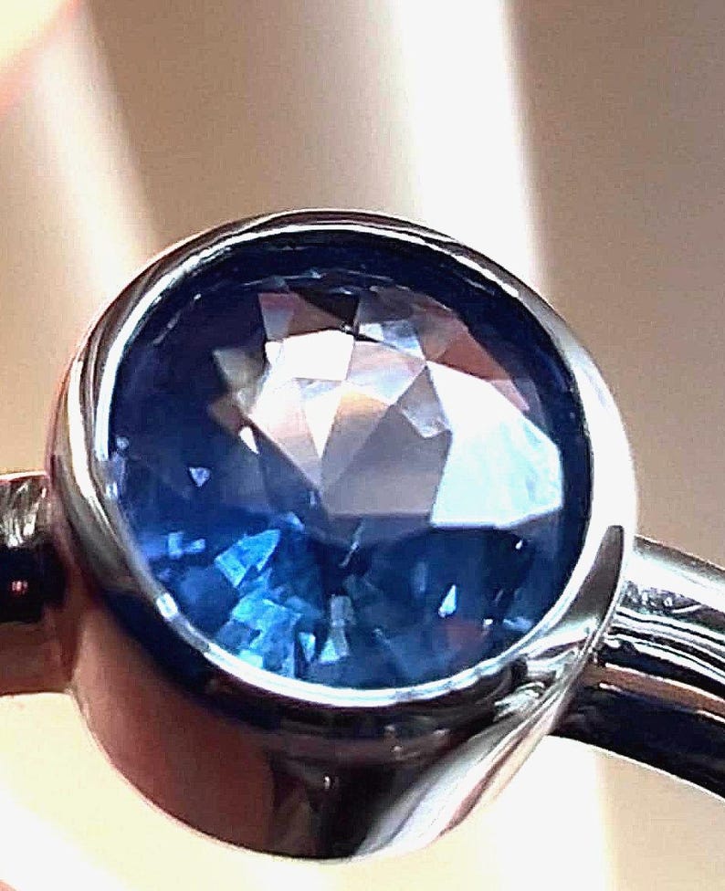 Cornflower Blue Sapphire Ring Solid 925 Silver, Bespoke Bezel Set Size 6.5 immagine 2