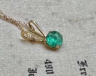 Vintage emerald pendant cabochon May birthstone necklace charm bracelet 14k yellow gold