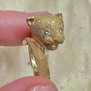 Vintage panther ring diamond eye cat kitten leopard 14k yellow gold big statement designer stardust texture shimmering sparkly animal cougar