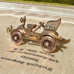 Antique novelty brooch retro car automobile early Art Deco late Edwardian with pearl and emerald accents solid 9k yellow and rose gold pin image 2