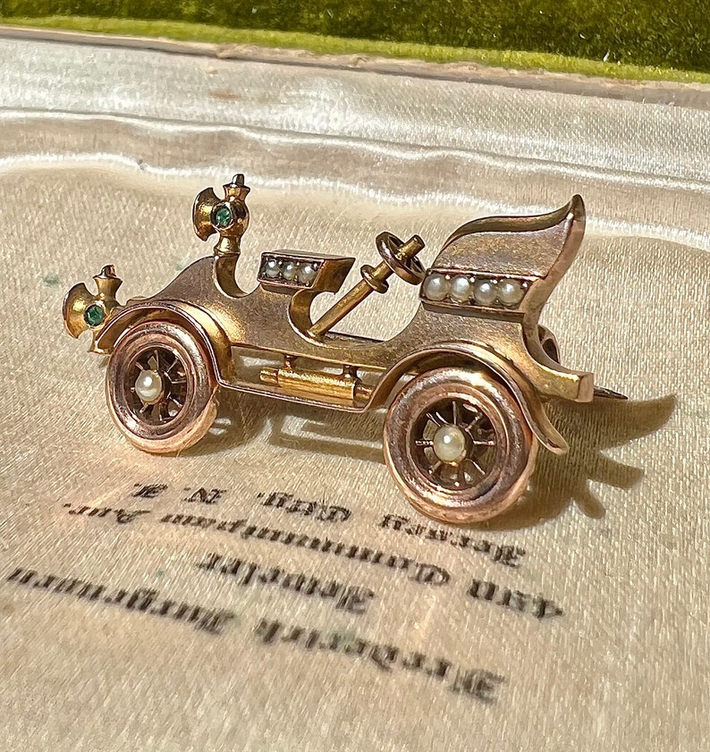 Antique novelty brooch retro car automobile early Art Deco late Edwardian with pearl and emerald accents solid 9k yellow and rose gold pin image 2