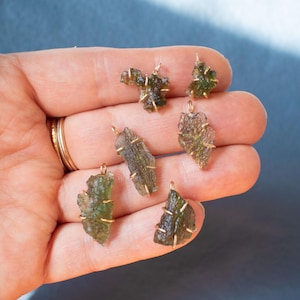 Real MOLDAVITE Gold Necklace with certificate from Czech Republic, 0.5 - 1.5g authentic raw Moldavite pendant in Sterling silver or gold 14k