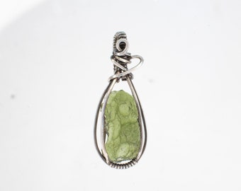 5.86g モルダバイト ワイヤーラップペンダント | 天然モルダバイト原石