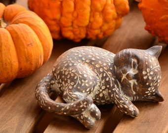 Adorable Sleeping Kitten Figurine – Handcrafted Cat Sculpture, Perfect Gift for Cat Enthusiasts