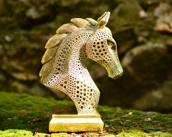Christmas Decor: Handcrafted Golden Horse Head Figurine, Perfect Gift Idea