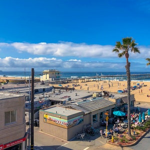 Hermosa Beach, CA | Palm Trees & Ocean Breeze