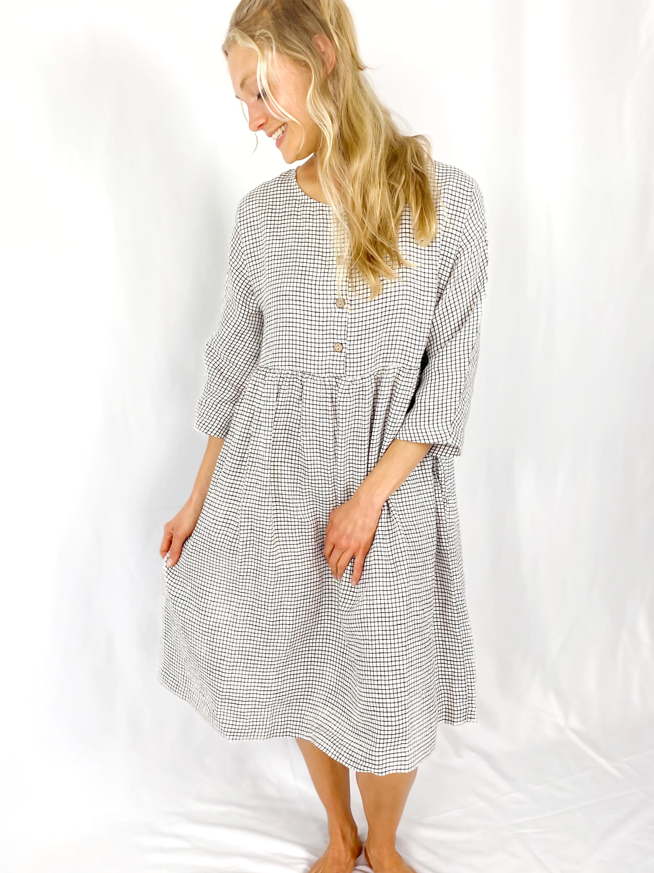 Linen dress with long sleeves and hidden side pockets, San Clemente ...