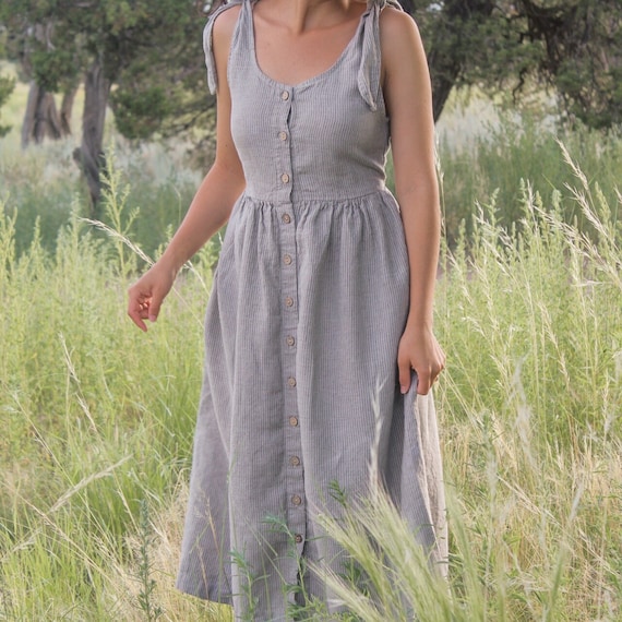 bridesmaid dresses casual summer 7 HOT Summer Bridesmaid Dresses [+ Fabrics, Colors, Styles]