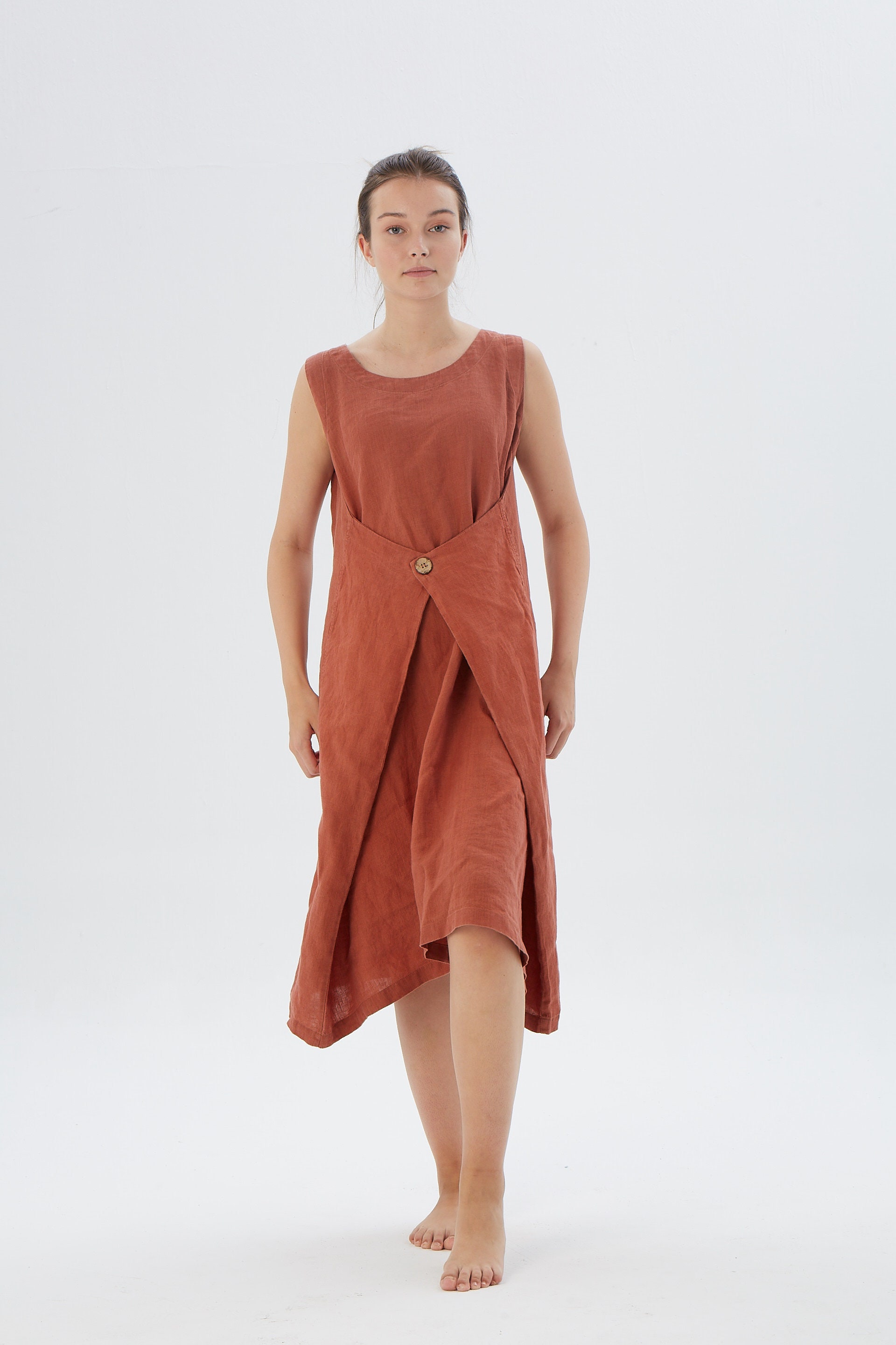 Ready to GO Linen dress with wooden button / Gathered dress SANTA