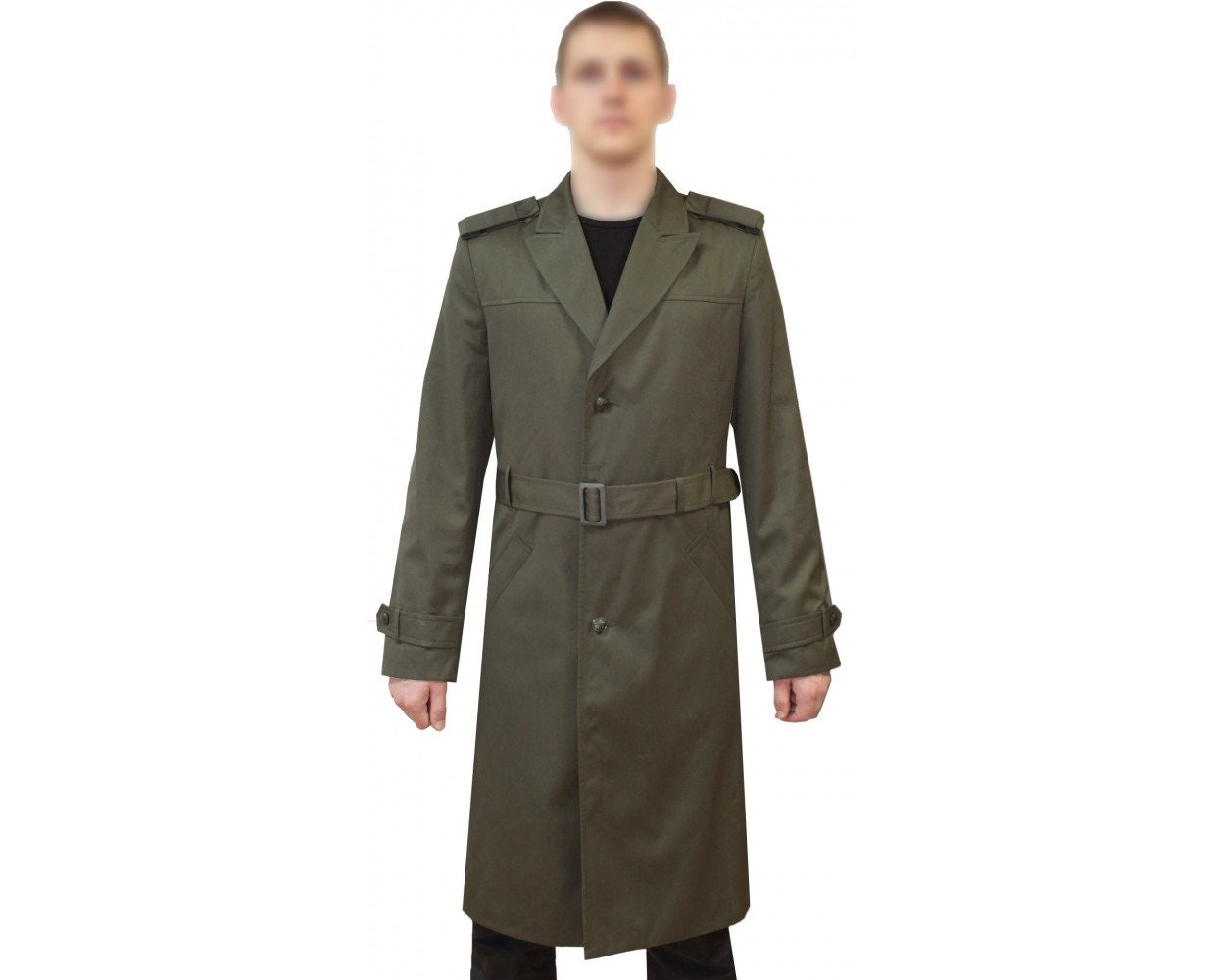 полы шинели.