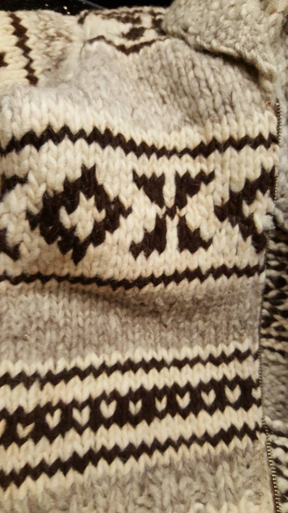Vintage 30s authentic Cowichan raw wool british