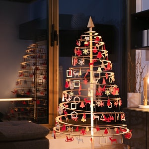 Spira large wooden Christmas tree | 138 cm | 54 in |