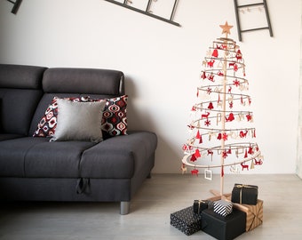 Weihnachtsbaum aus Holz | 138cm | 138cm | Spira Großes Oval
