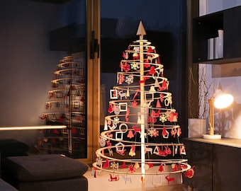 Spira large wooden Christmas tree | 138 cm | 54 in |