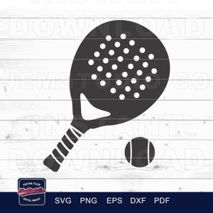 Puede incluir: Gráfico vectorial en blanco y negro de una raqueta y una pelota de pádel. La raqueta tiene una cabeza perforada y un mango a rayas. La pelota es redonda con una franja blanca. Incluye el texto "SVG PNG EPS DXF PDF".