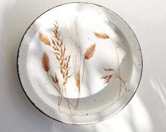 Vintage breakfast plates / Stonehenge / Wedgwood Group / Midwinter / England / Wild oats