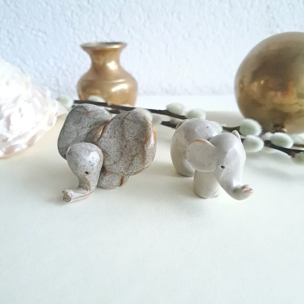 Keramieke olifantjes/beeldje/Handgemaakt/Zandkleur