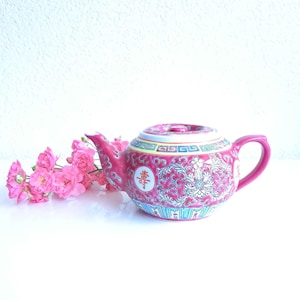 Vintage teapot/Hand-painted/Chinese porcelain/Famille Rose/Mun Shou/Longevity
