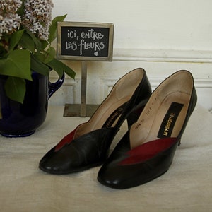 Charles Jourdan Black and Bordeaux Pumps - Size 41 - Vintage made in France