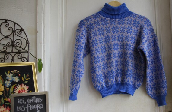 Unisex sweater 70s with blue and light blue patte… - image 2