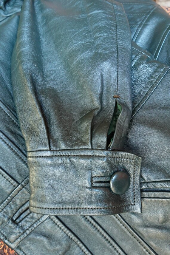 Dark green leather jacket in superb condition - S… - image 10