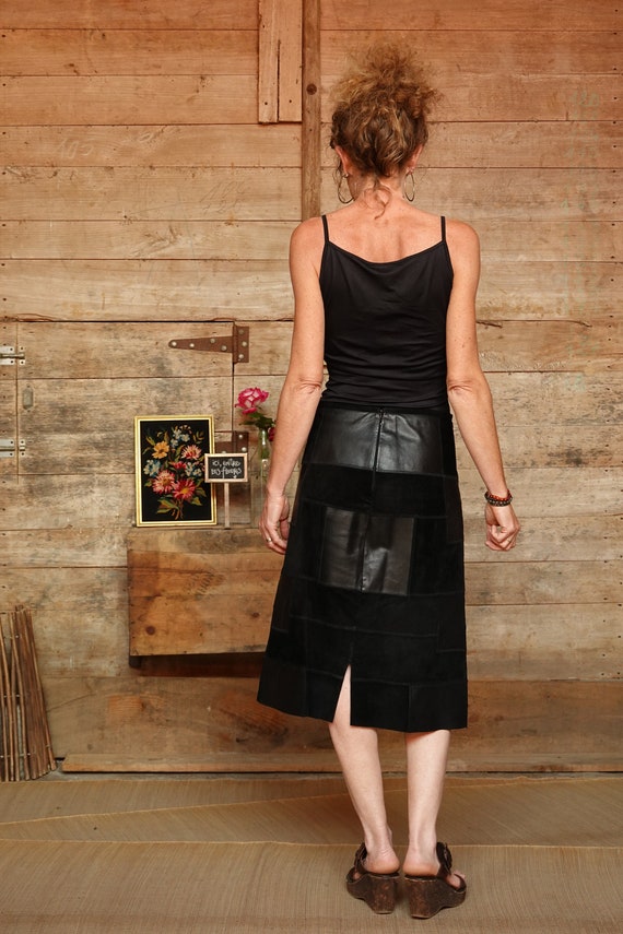 Slightly flared patchwork skirt made of black lea… - image 3