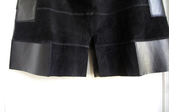Slightly flared patchwork skirt made of black lea… - image 9