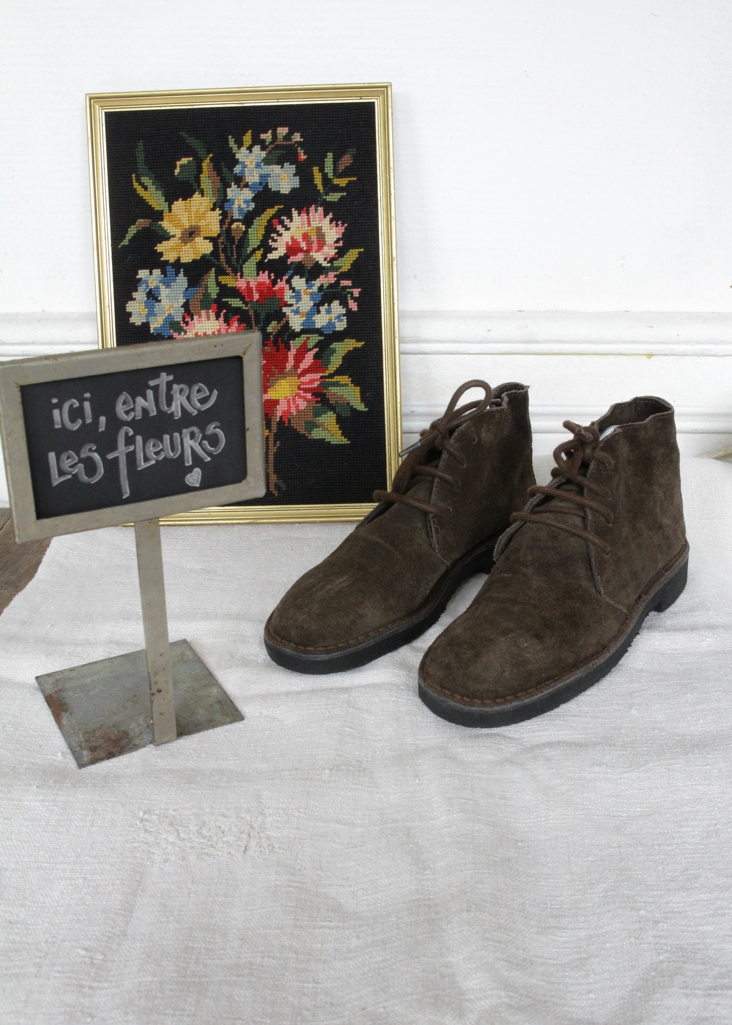 Desert Boots Brown Chocolate Clarks Style Lace - Size 38  display picture 3