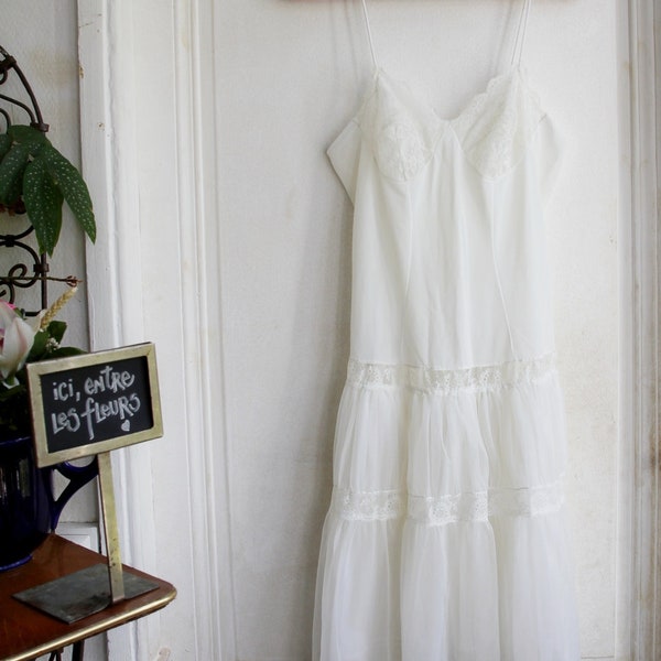 Fond de robe dentelle blanche / nuisette bohème Lejaby - Vintage France 70 - Taille S