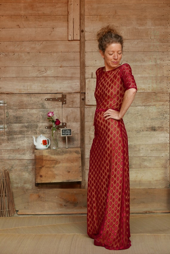 Splendid Dress Red Shiny and Visible Lining Powder Pink Nude, Vintage 90s - Couture Made in France - Size S - 36 - Etsy Splendid Dress Red Shiny and Visible Lining Powder Pink Nude, Vintage 90s - Couture Made in France - Size S - 36 - Etsy