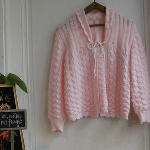 Sweet pink knit cardigan in a very supple fancy knit. Size S - Vintage Italy - 60s / 70s