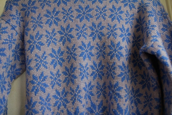 Unisex sweater 70s with blue and light blue patte… - image 6