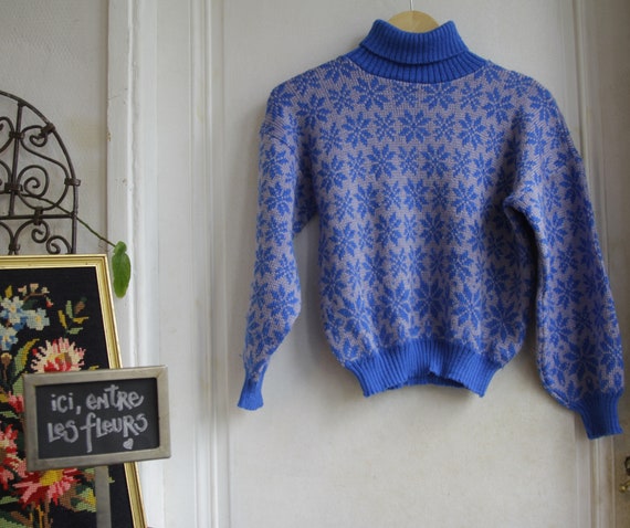 Unisex sweater 70s with blue and light blue patte… - image 1