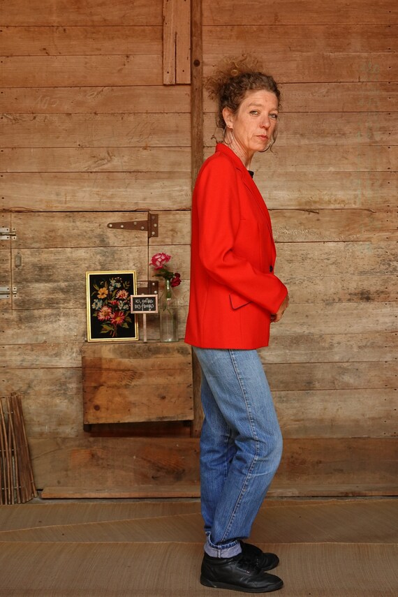 Women's red blazer jacket, piping and navy buttons, Perceval 60s/70s France - Size 36/38 - Vintage View 4