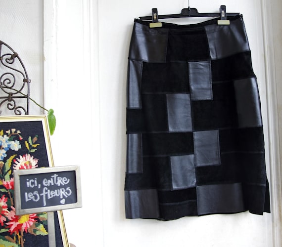 Slightly flared patchwork skirt made of black lea… - image 4