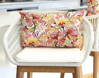 Funda de cojín Wild Protea, cojín Kirsten Katz, cojín con flores nativas, tela de lona de algodón premium. Hecho a mano en Australia.