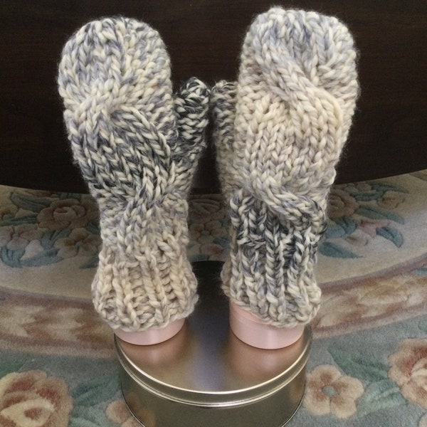 Cabled unisex mittens in beige and grey variegated chunky yarn for warmth and style, medium size. Acrylic and 20% wool. Unique!