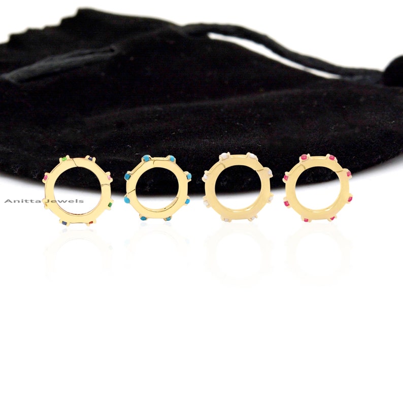 Gemstone Round Lock	
Pave Charm Holder