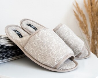Jacquard linen blend open-toe indoor or bath slippers. Lightweight hotel, travel, disposable guest slippers