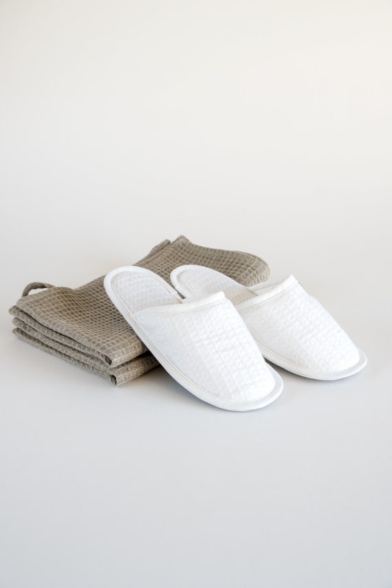 New Comfortable Breathable Slippers Hotel Disposable Supplies Summer Home  Hospitality Linen Slippers Thick Bottom