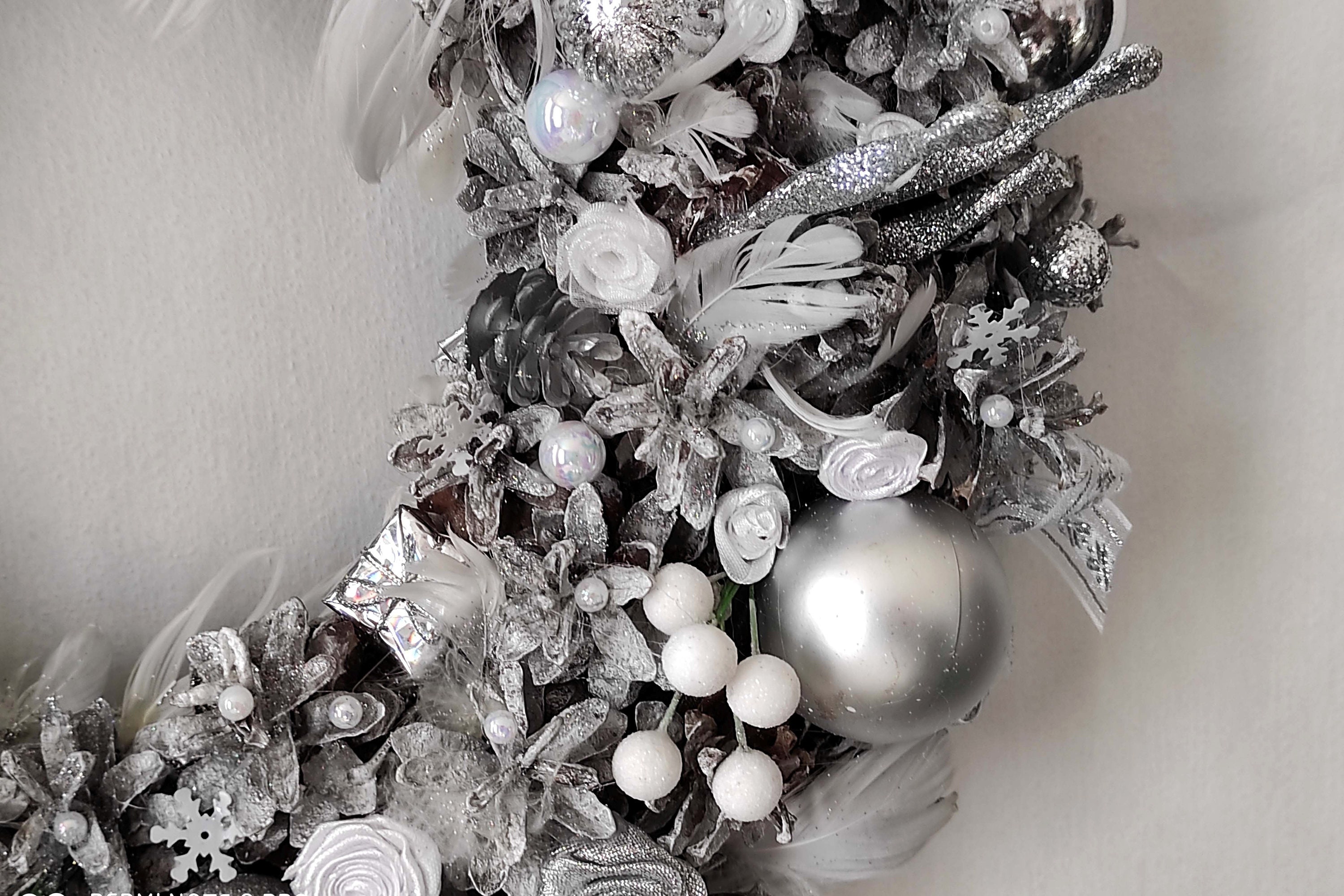 Silver And White Christmas Wreath 